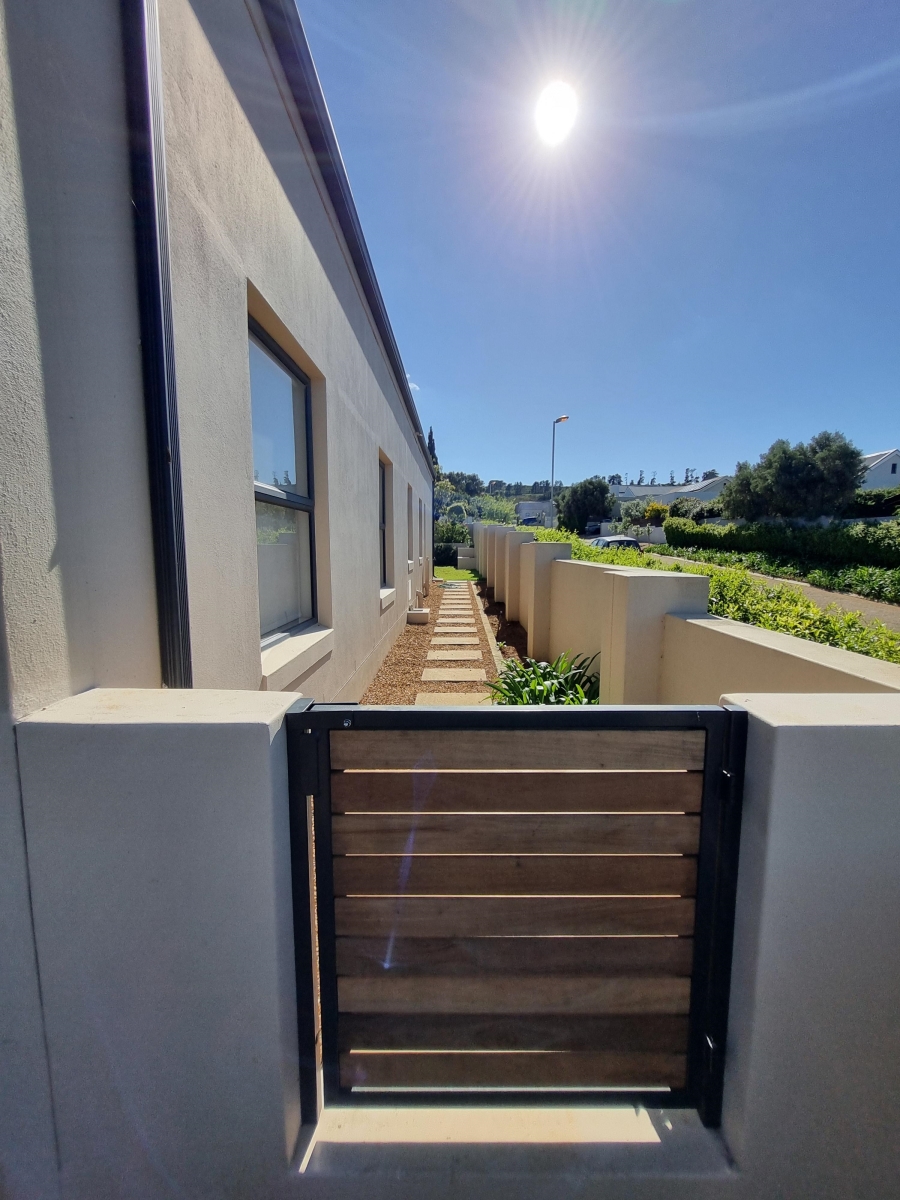 To Let 3 Bedroom Property for Rent in Croydon Western Cape
